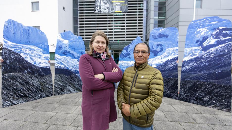 Saul und Anwältin vor dem OLG