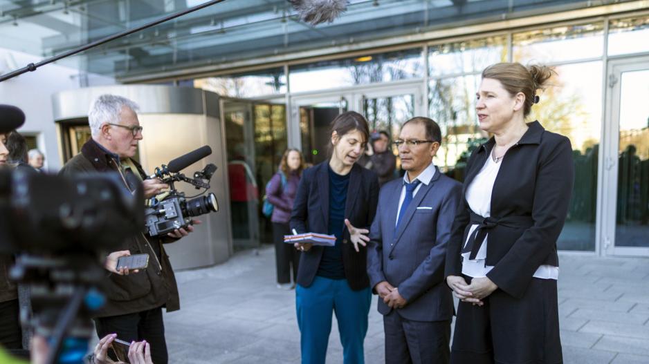 Pressestatement von Saúl Luciano Lliuya und Anwältin Roda Verheyen