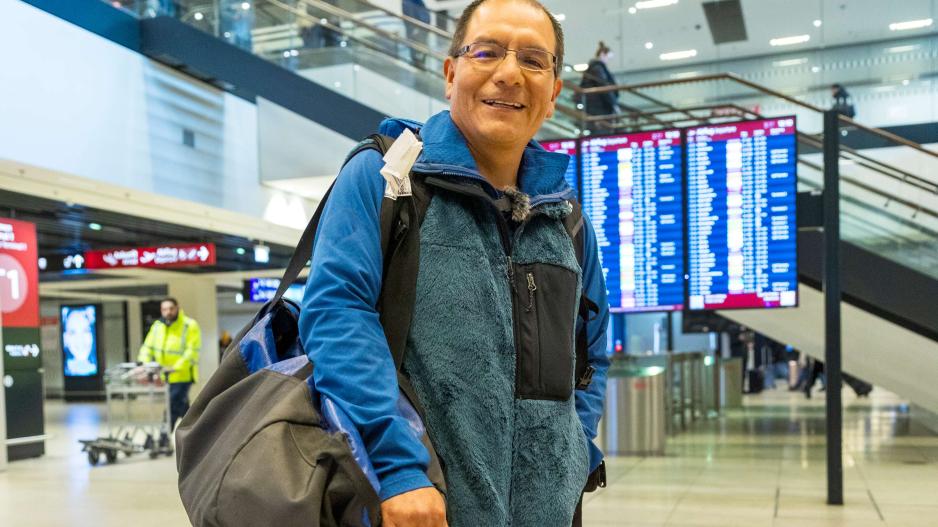Saúl kommt in Deutschland an